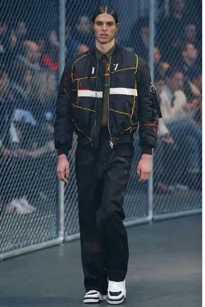 Look 49